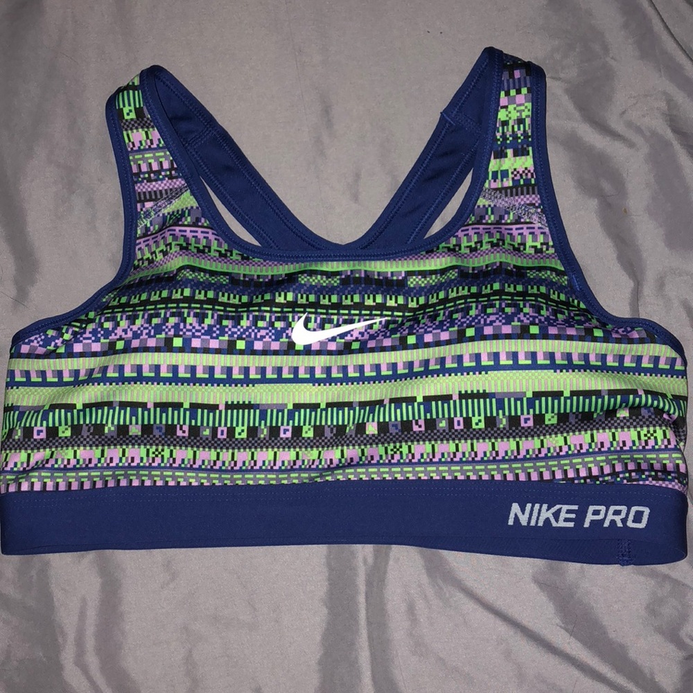 Nike NWOT sports bra